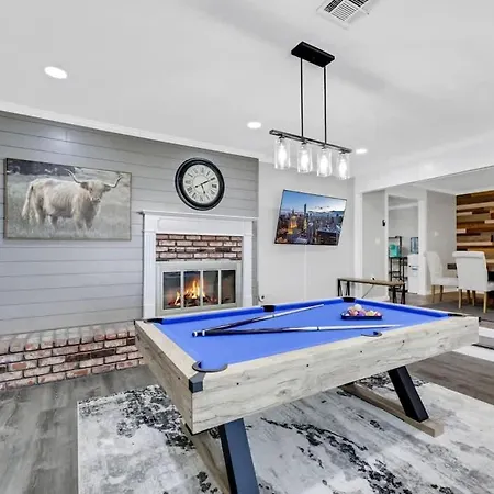 Modern Farmhouse Villa With Theater Room And Hot Tub